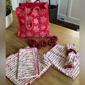 Beautiful holiday napkin set with rings and bag! Never been used!